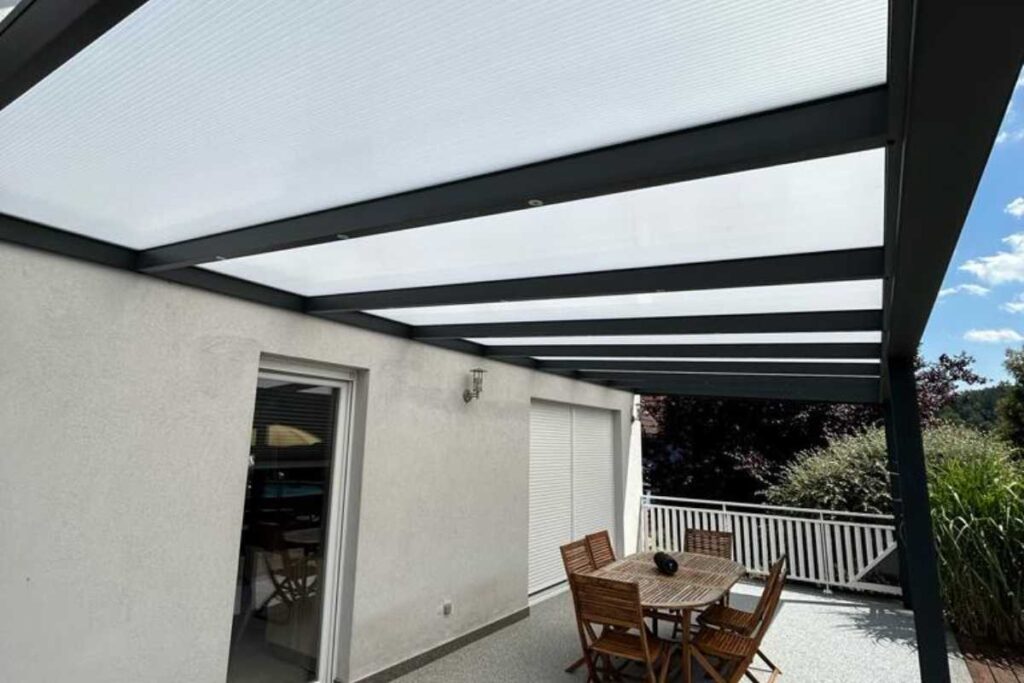 Pergola aluminium toit polycarbonate